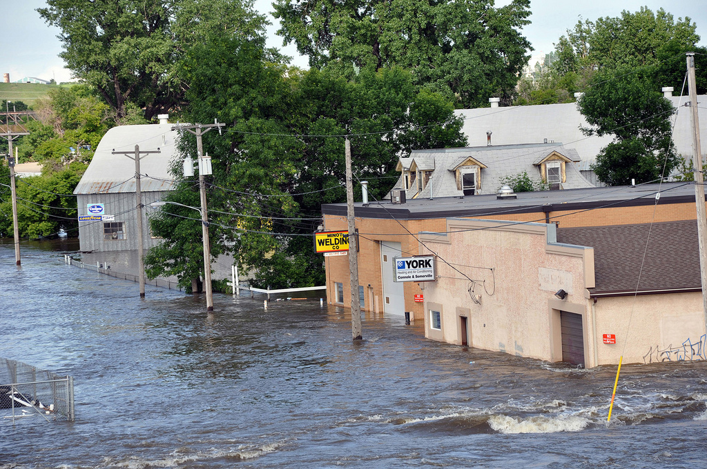 Flooding in Minot, North Dakota, in June 2011 as seen from the Third Street bridge (U.S. Army Corps of Engineers photo)